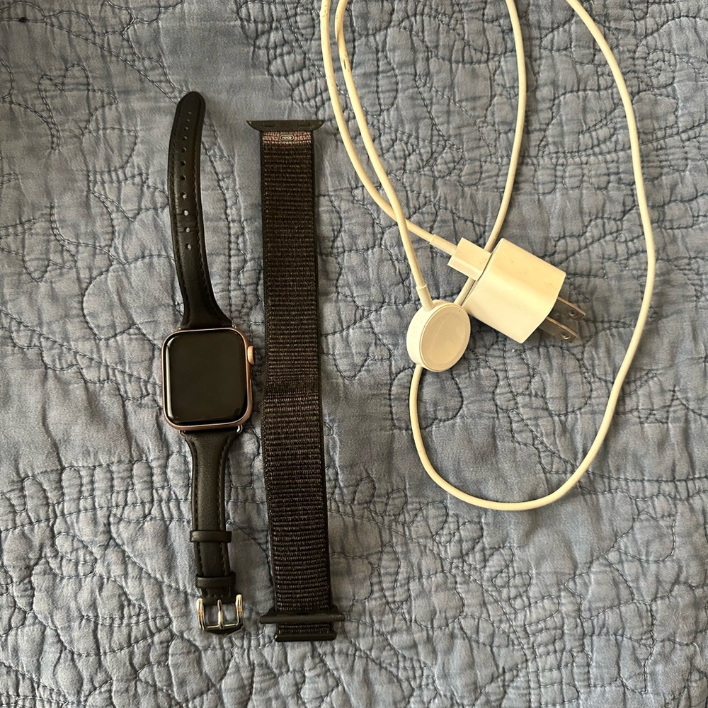 Apple Watch Series 4 Rose Gold